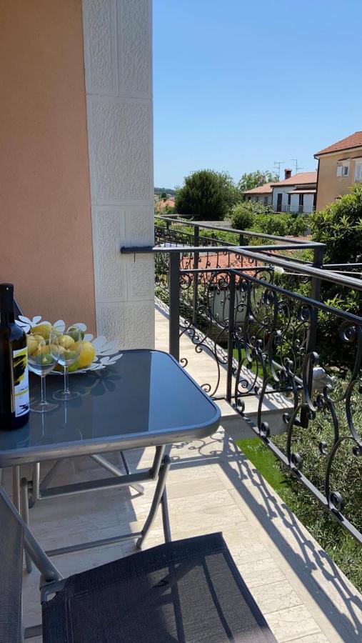 Apartmani Zuzic Porec Esterno foto