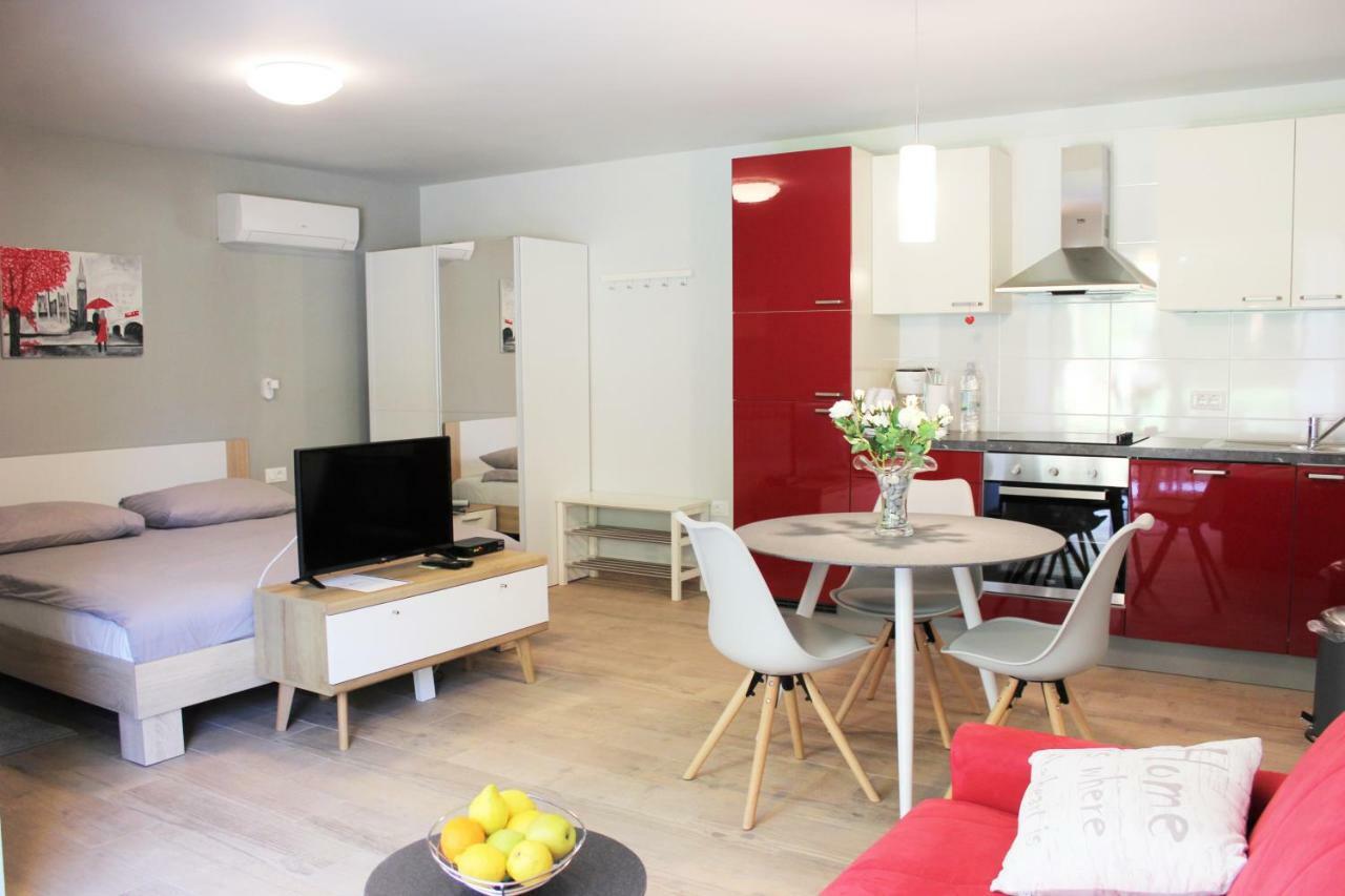 Apartmani Zuzic Porec Esterno foto