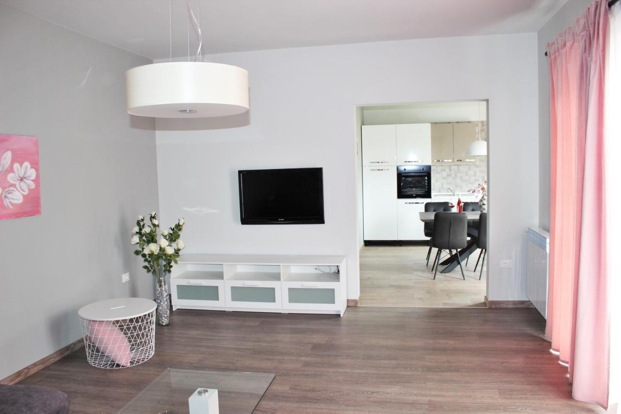 Apartmani Zuzic Porec Esterno foto