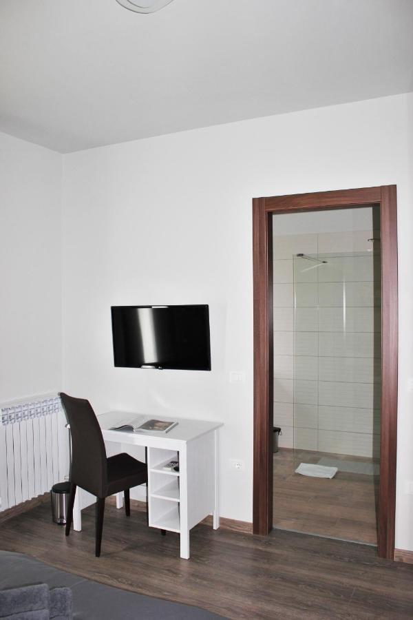 Apartmani Zuzic Porec Esterno foto